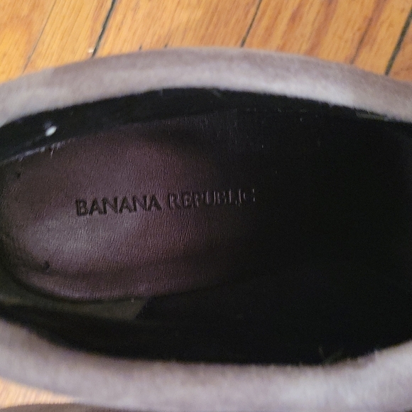 Banana Republic Suede booties NWOT - Picture 3 of 7